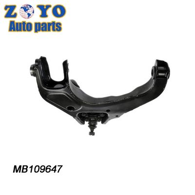 N° OE MB633264 MB633265 Bois en caoutchouc naturel pour le bras de commande inférieur Mitsubishi L200
