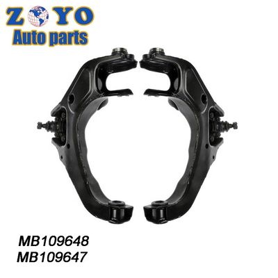 N° OE MB633264 MB633265 Bois en caoutchouc naturel pour le bras de commande inférieur Mitsubishi L200