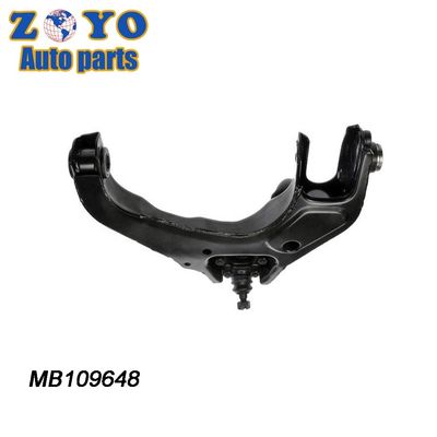 N° OE MB633264 MB633265 Bois en caoutchouc naturel pour le bras de commande inférieur Mitsubishi L200